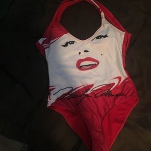 Marilynn Monroe bathing suit